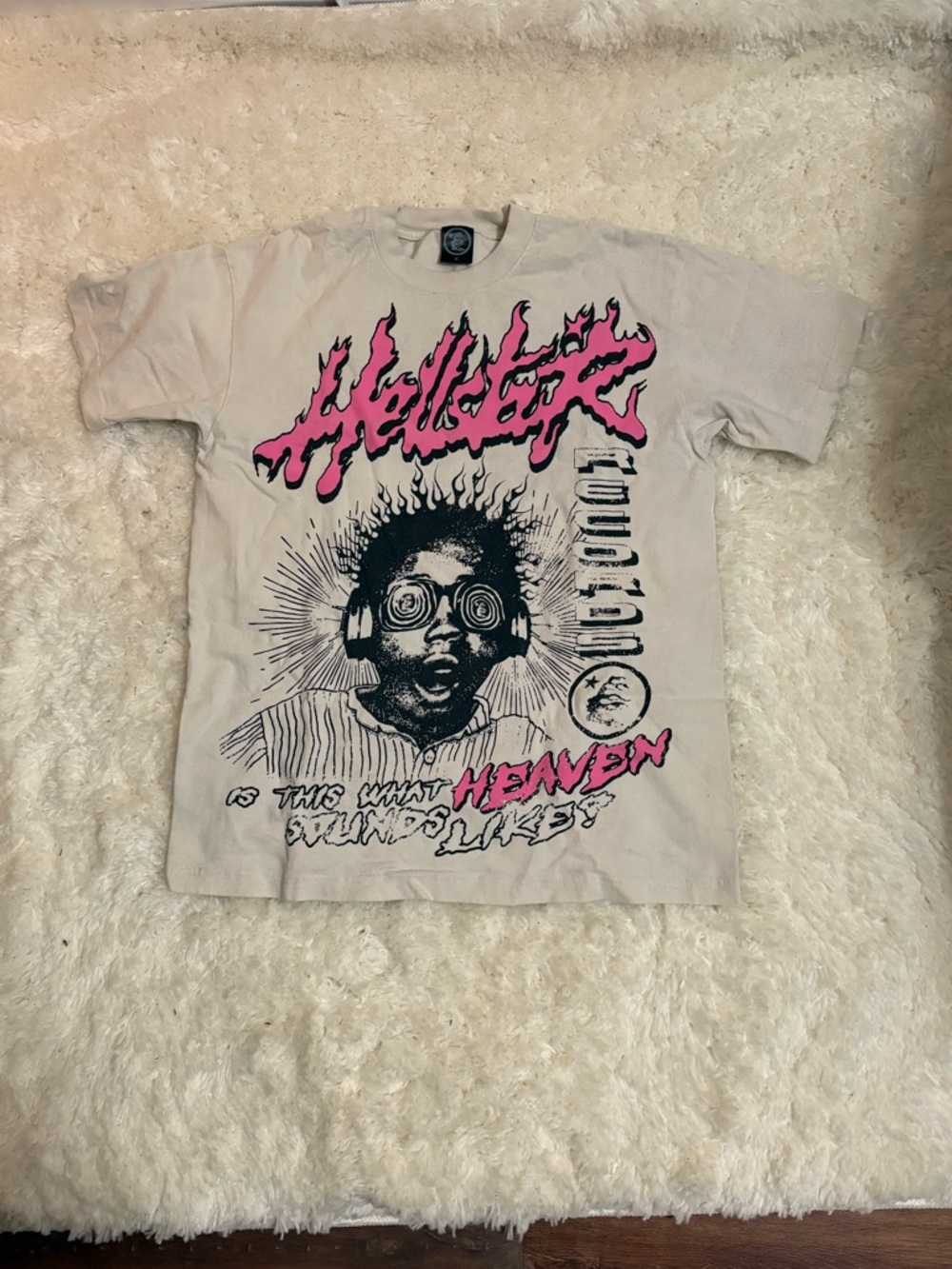 Graphic Short Sleeve Tee in Beige with Pink Accent